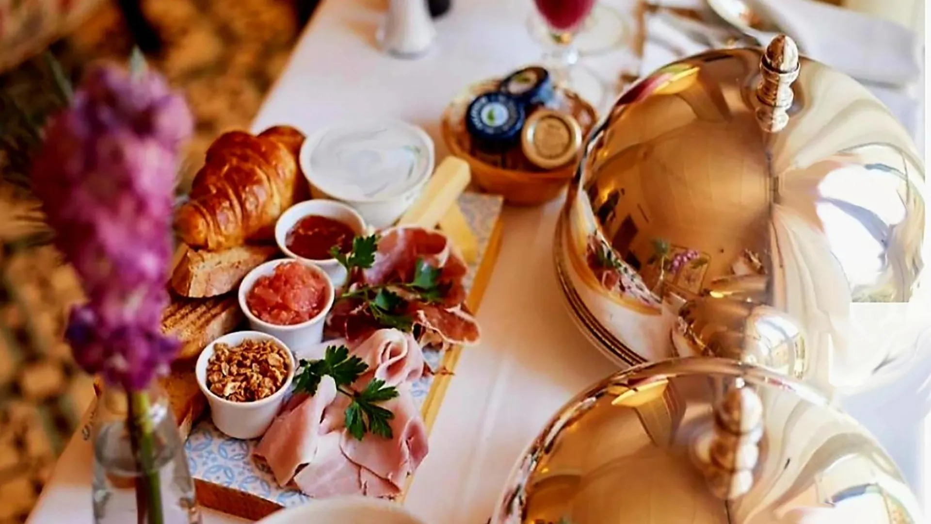 Luxury Gen Collection Prague Hotel 5*,